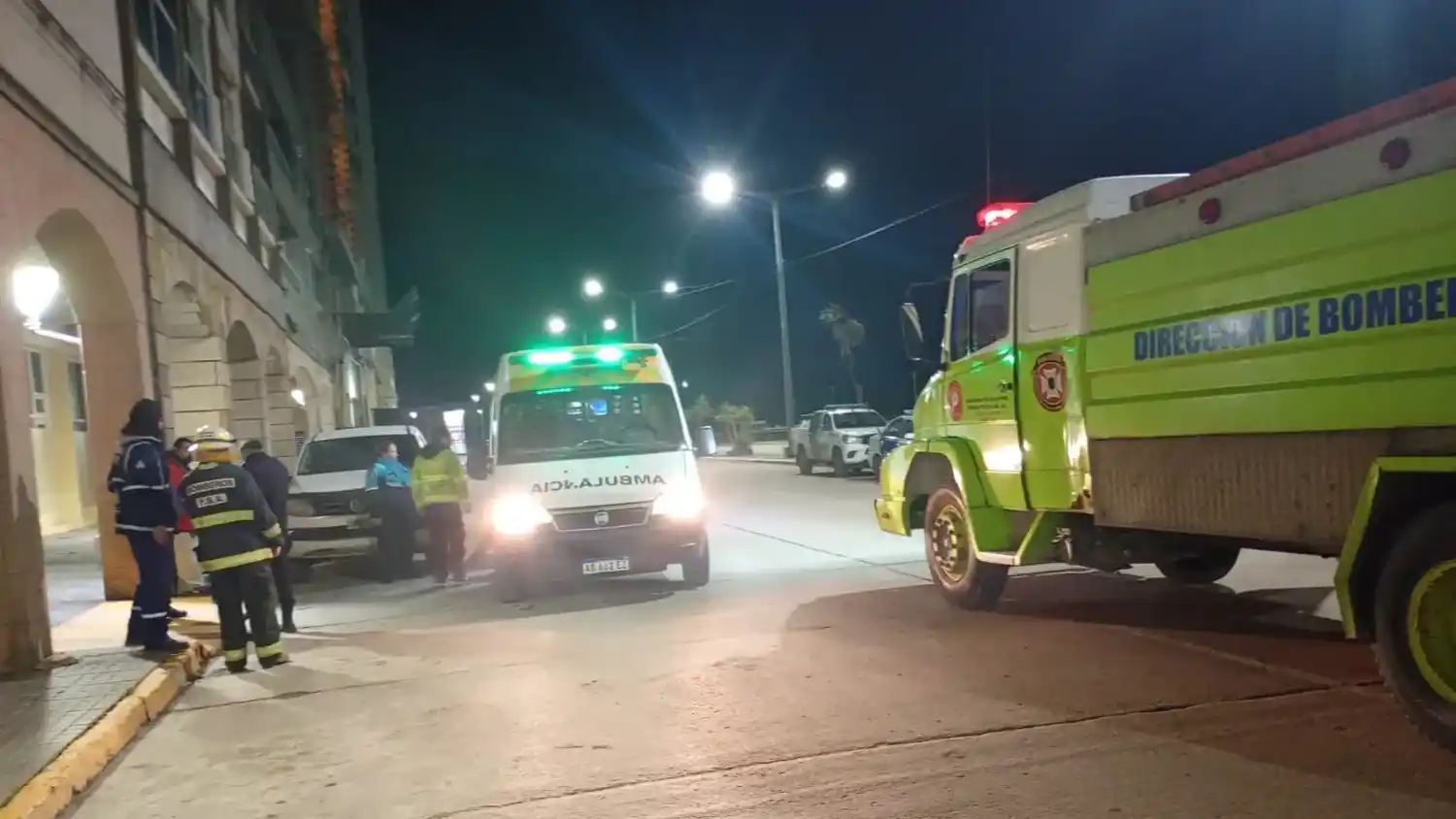Incendio en avenida 2