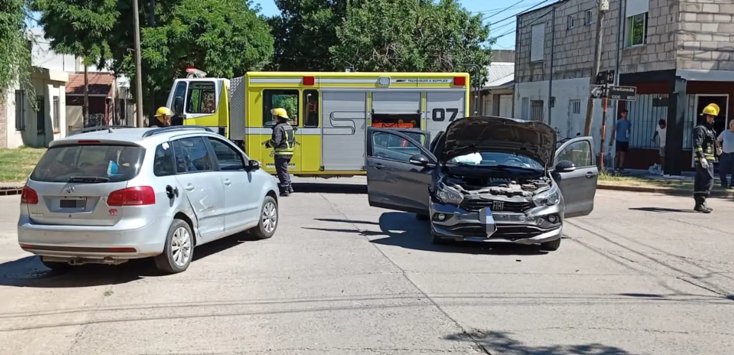 Fuerte encontronazo entre ambos vehículos. Foto: BVVT