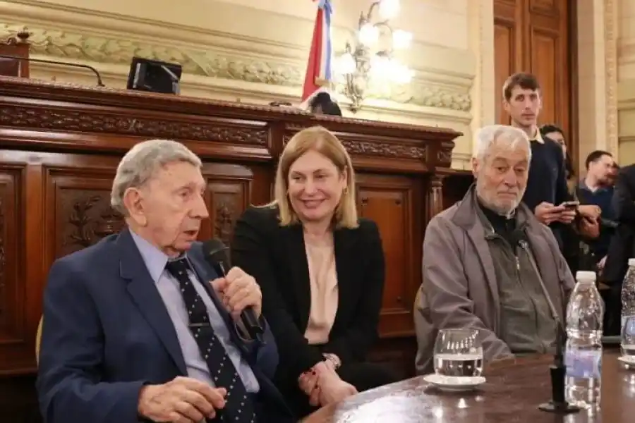 El Senado provincial reconoció a Landriscina y Menapace por su aporte a la cultura