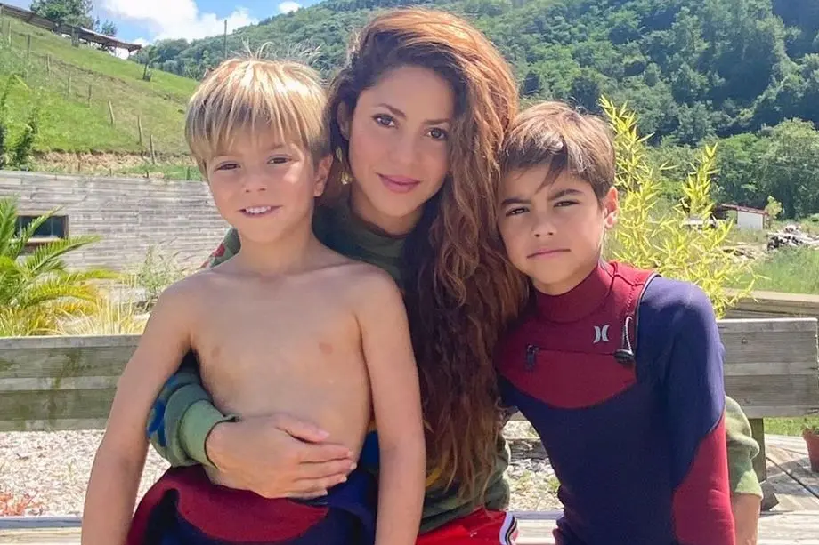 ¡TODA MAMÁ! Así de entregada se muestra Shakira con sus hijos