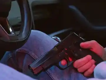 Obligó a una joven a subirse a su auto en el Puerto de Gualeguaychú usando una réplica de pistola