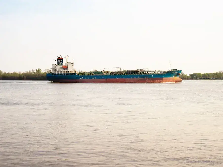 Tras la privatización de la Hidrovía, el Gobierno avanza el proceso de licitación para dragar el Río de la Plata