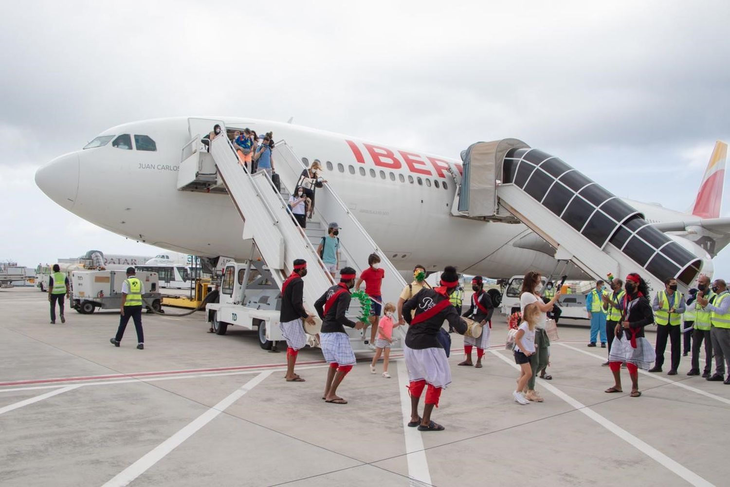 Histórico vuelo inaugural de Iberia a las Islas Maldivas