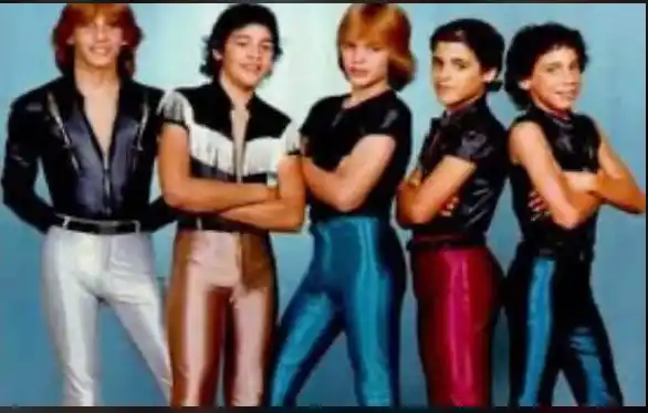 Con esta foto, Ray Reyes se unió a Jonathan Montenegro para cuestionar la serie. Foto: Facebook