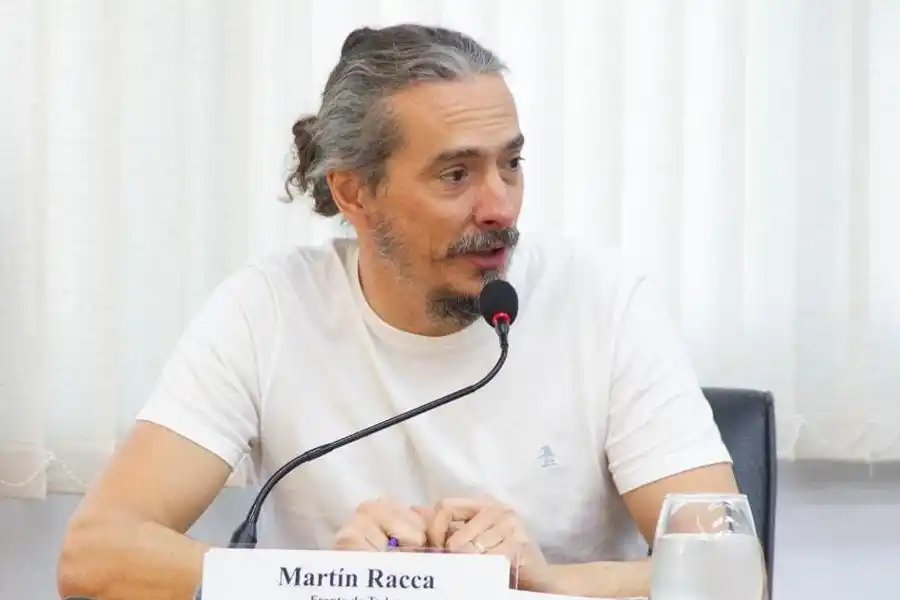 “Hay que planificar y gestionar el plan de pavimento”, manifestó Racca en la sesión del Concejo