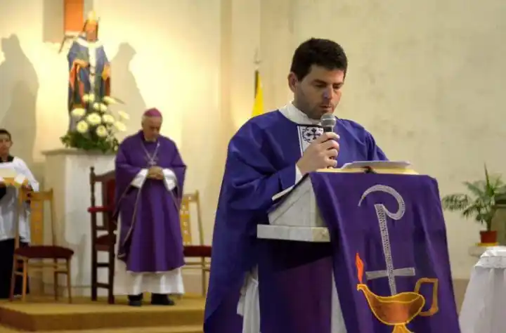 Renunció el cura Miguel Guarascio