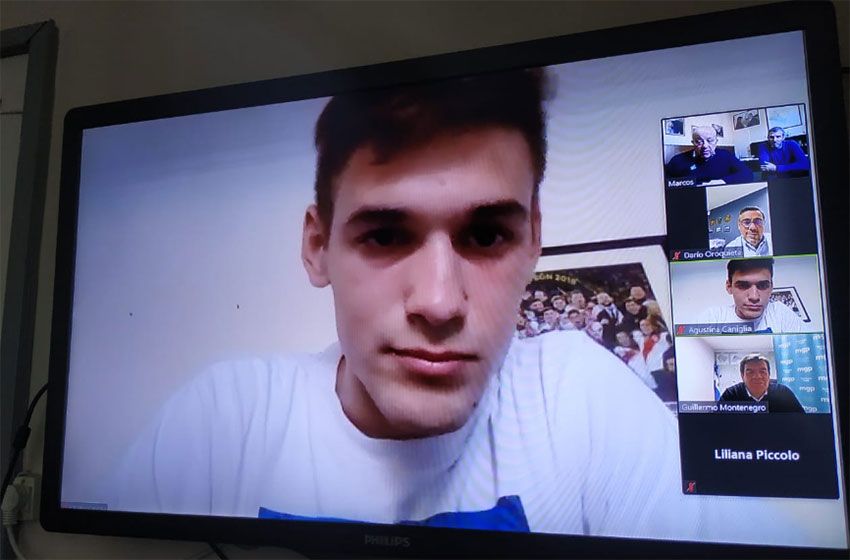 Figura de River une a dos intendentes de Boca con una rifa solidaria