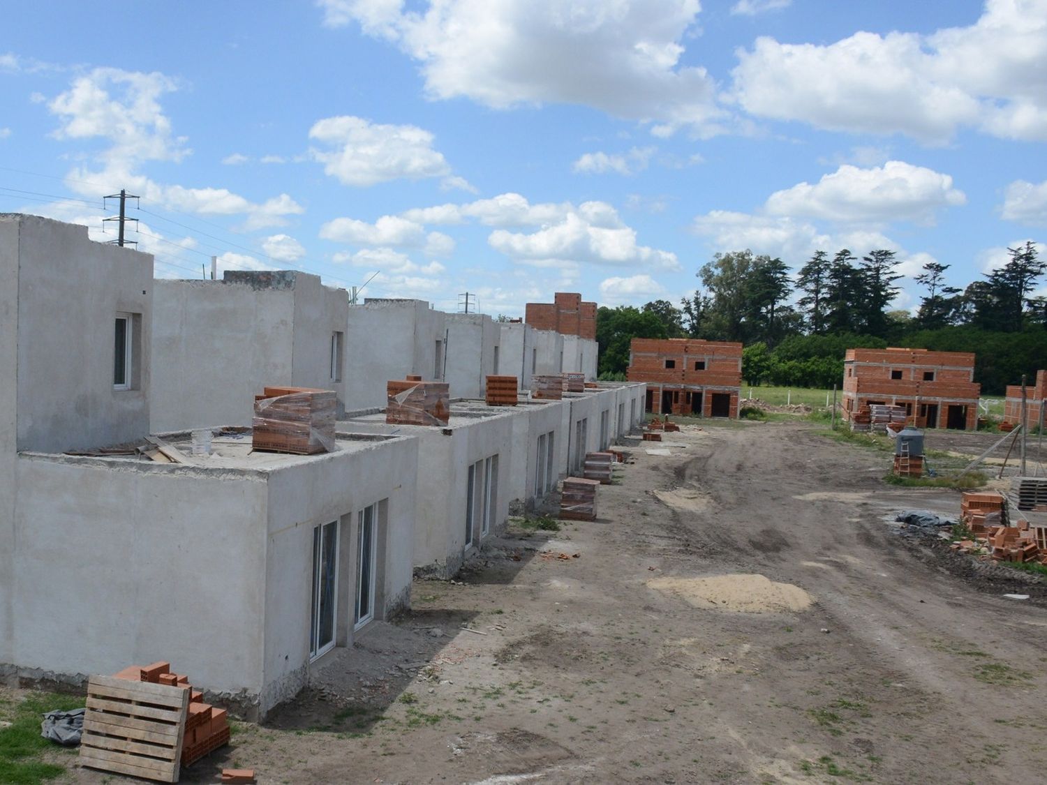 Avanza Sans Souci: Provincia financiará agua, cloacas y tendido eléctrico