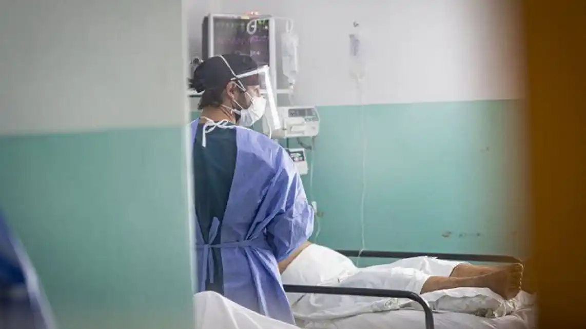 Advierten por el déficit de médicos y enfermeros en las UTI en la provincia