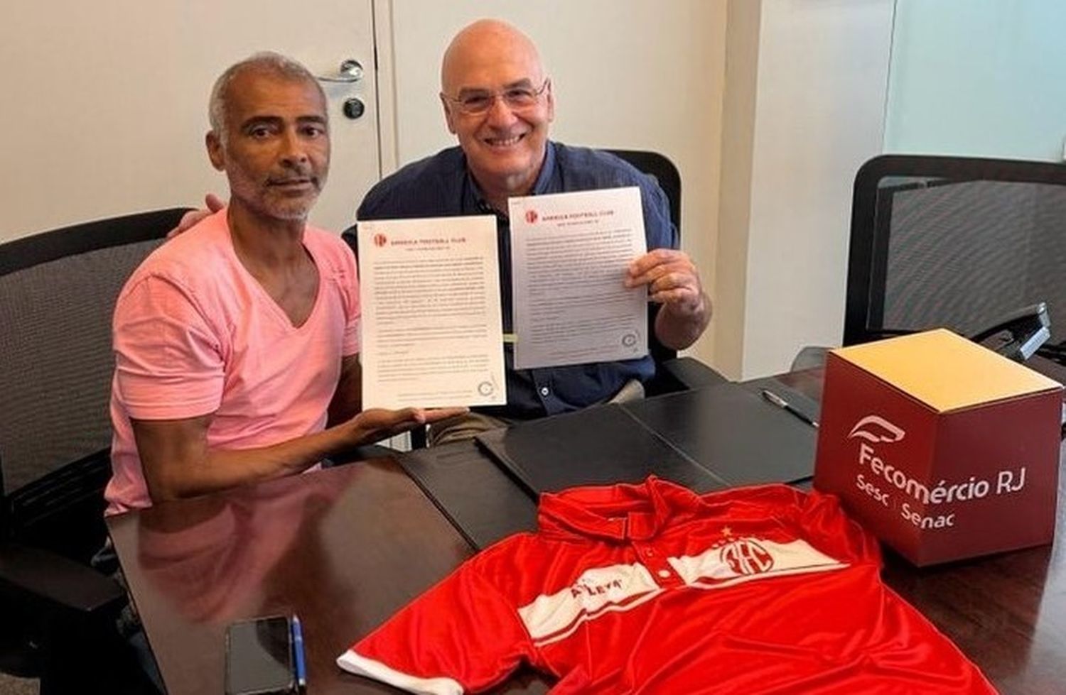 Romário vuelve al fútbol a los 58 años