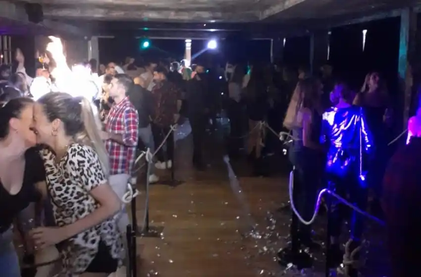 Montenegro pidió "la máxima rigurosidad" para aplicar multas a quienes organicen fiestas clandestinas