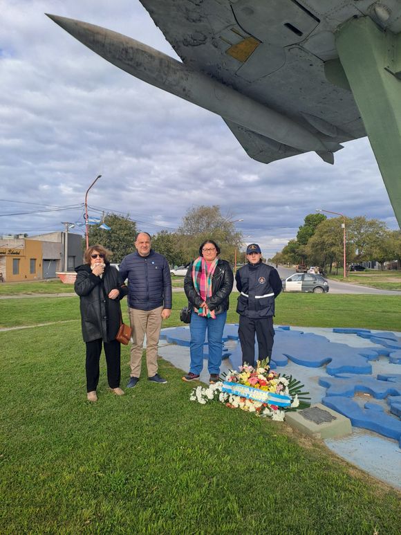 Conmemoración por el 43 aniversario del fallecimiento de Volponi en el Avión