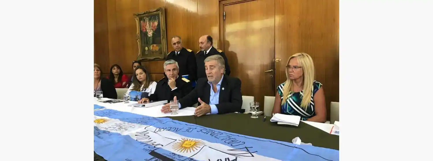 Submarino: Aguad irá al Congreso a dar explicaciones de la búsqueda