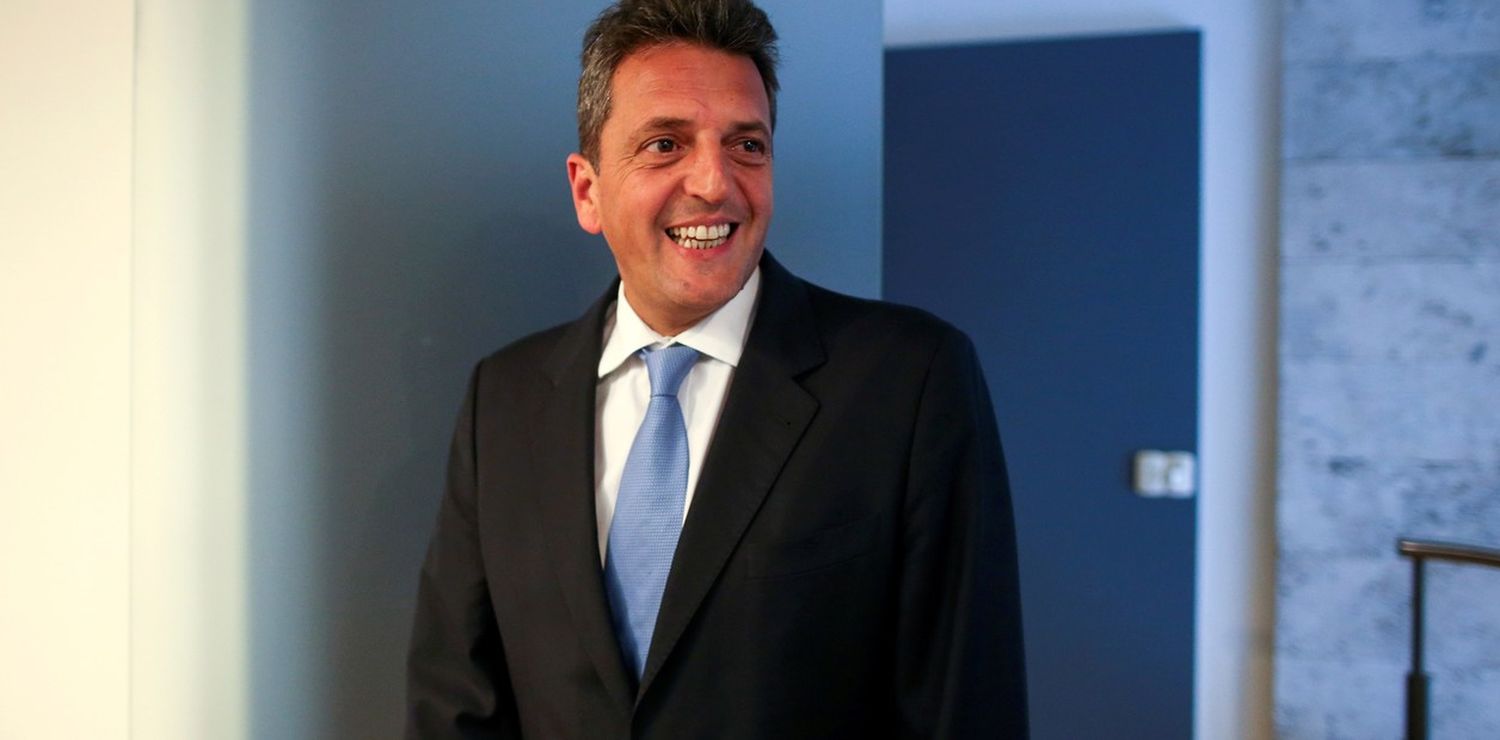 Massa: "La Argentina del futuro no se puede permitir un Presidente delegado"