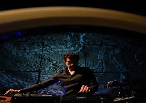 Julio Victoria presente en el evento expo Dubái