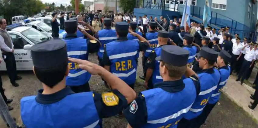 Allanan casas de policías por el “extravío” de 120 celulares de la fuerza