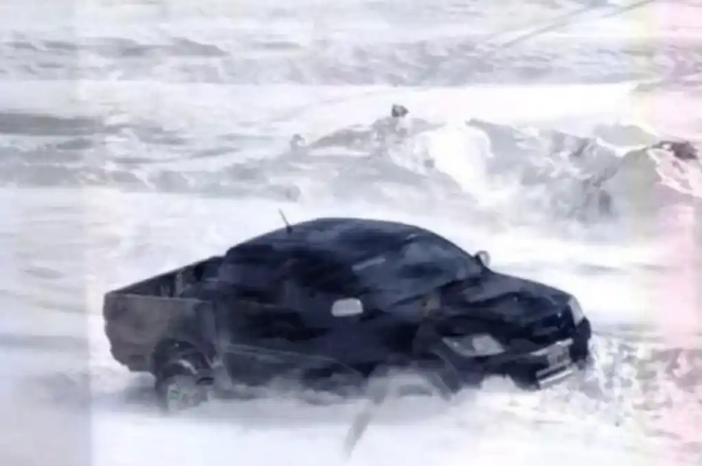 Los ocupantes estaban en buen estado de salud y fueron llevados al campamento.