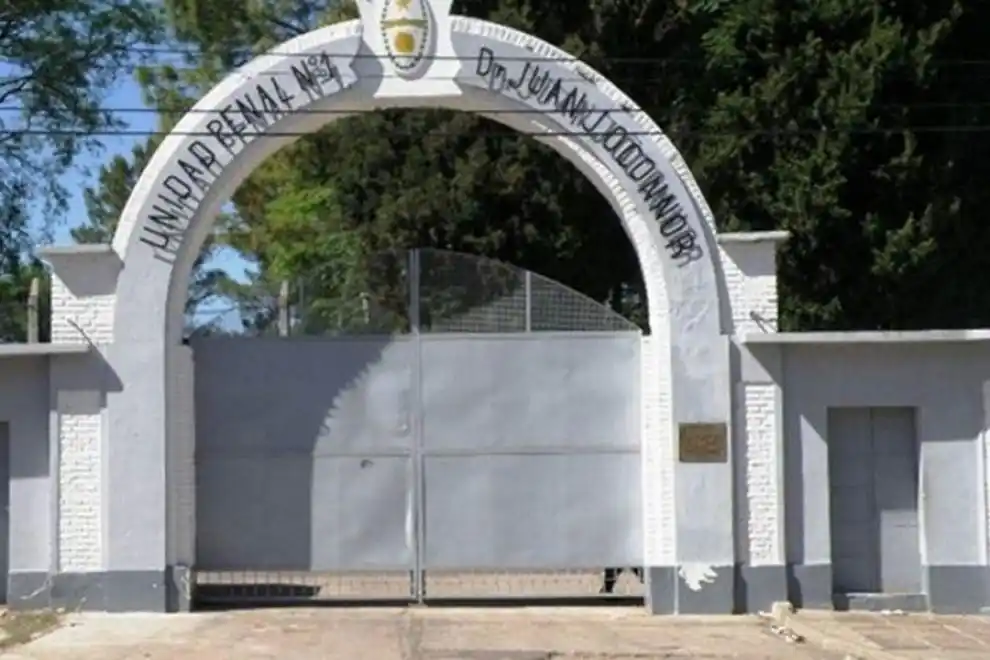 Hirieron a un preso, fue operado y se recupera en terapia intensiva