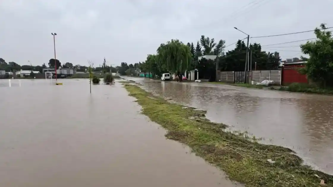 El Municipio bahiense informó que hasta las 10 de la mañana, la precipitación acumulada era de entre 30 y 37 milímetros, dependiendo del sector.