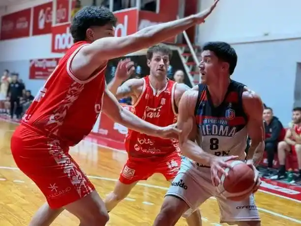 Guillermo Bogliacino continuará
al frente de Deportivo Viedma