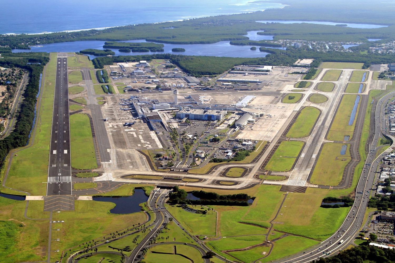 Aeropuerto Internacional Luis Muñoz Marín - San Juan - Puerto Rico  (Foto: SJU Airport)