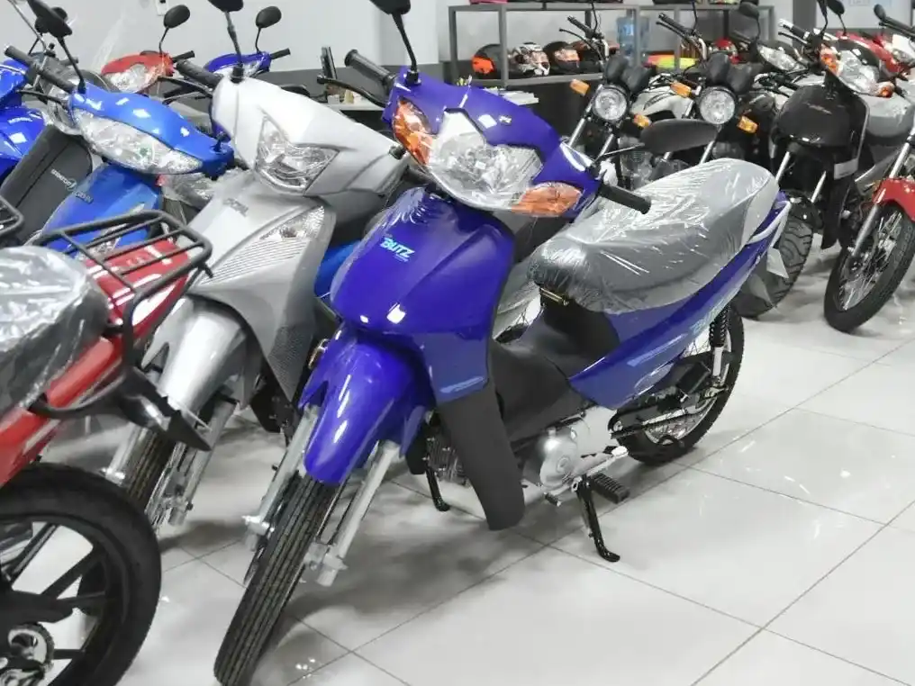 Patentamientos: caen los autos y el transporte de carga, pero crecen las motos y los acoplados