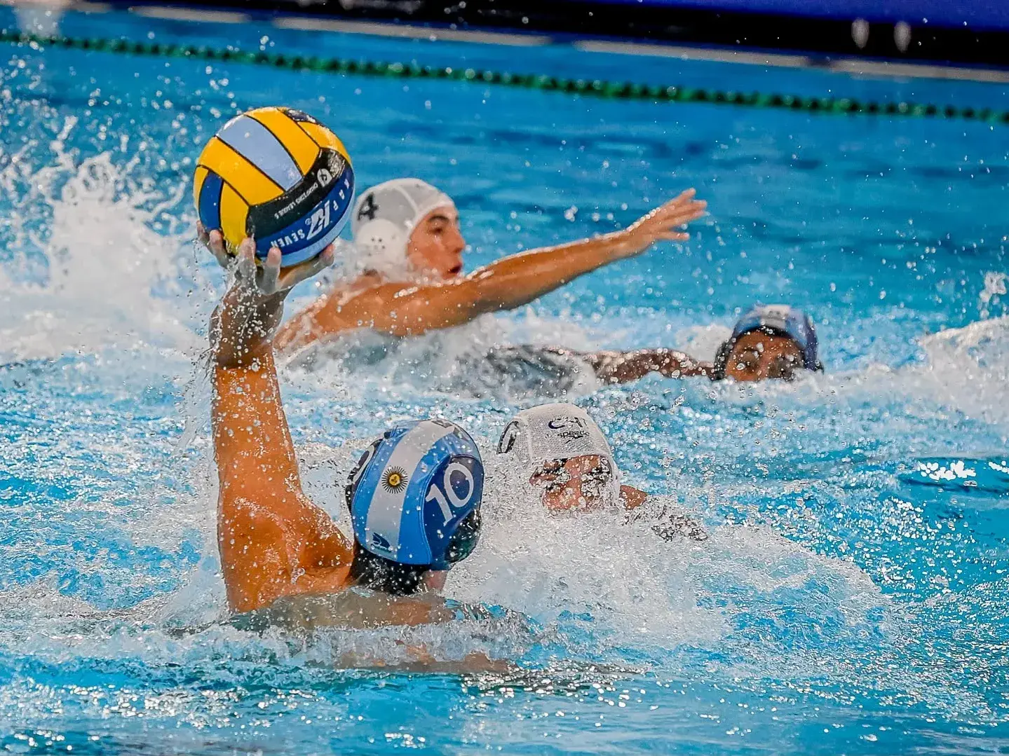 Waterpolo: Argentina va por las semifinales y destaca el legado del nuevo Centro Acuático