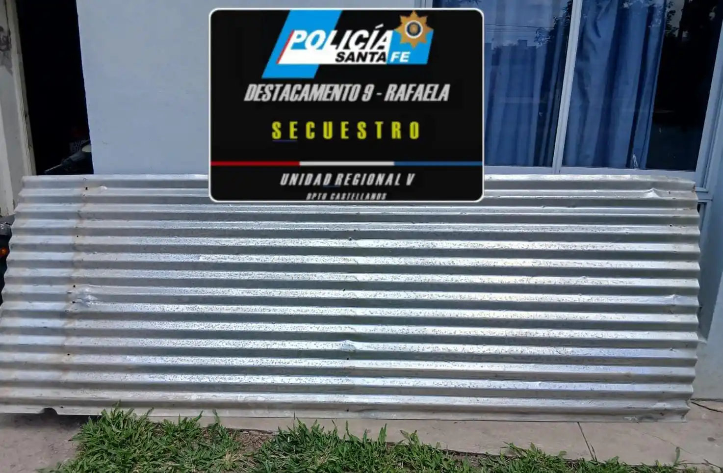 Forzó el portón de un galpón y se robó dos chapas de zinc nuevas: lo atraparon y quedó detenido