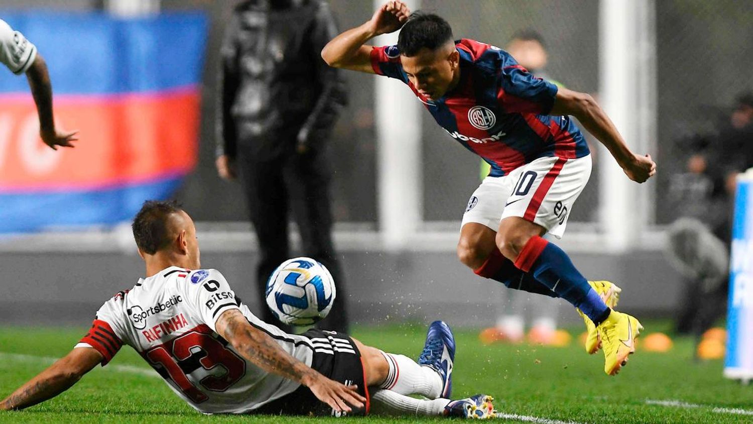 San Lorenzo derrotó 1-0 a San Pablo y buscará el boleto a los cuartos de final en Brasil