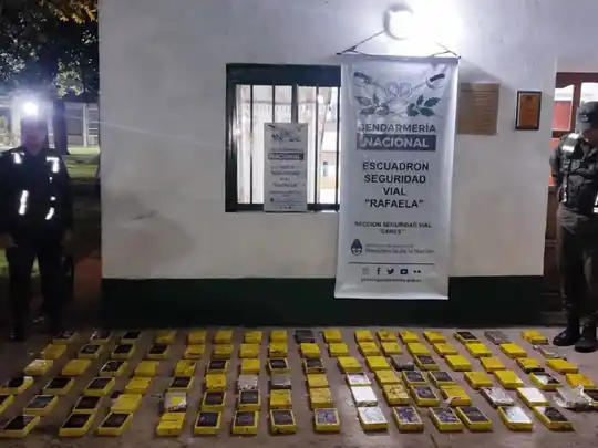 Secuestraron más de 100 kilos de cocaína de un auto que viajaba por la ruta en la provincia