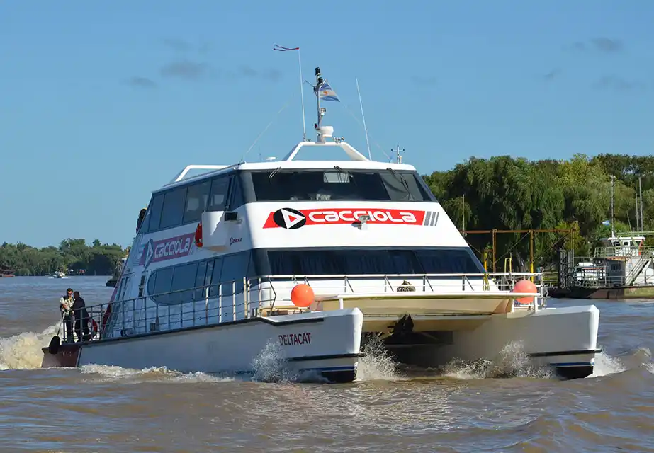 Cierra Cacciola, la empresa de ferrys que une Tigre y Carmelo