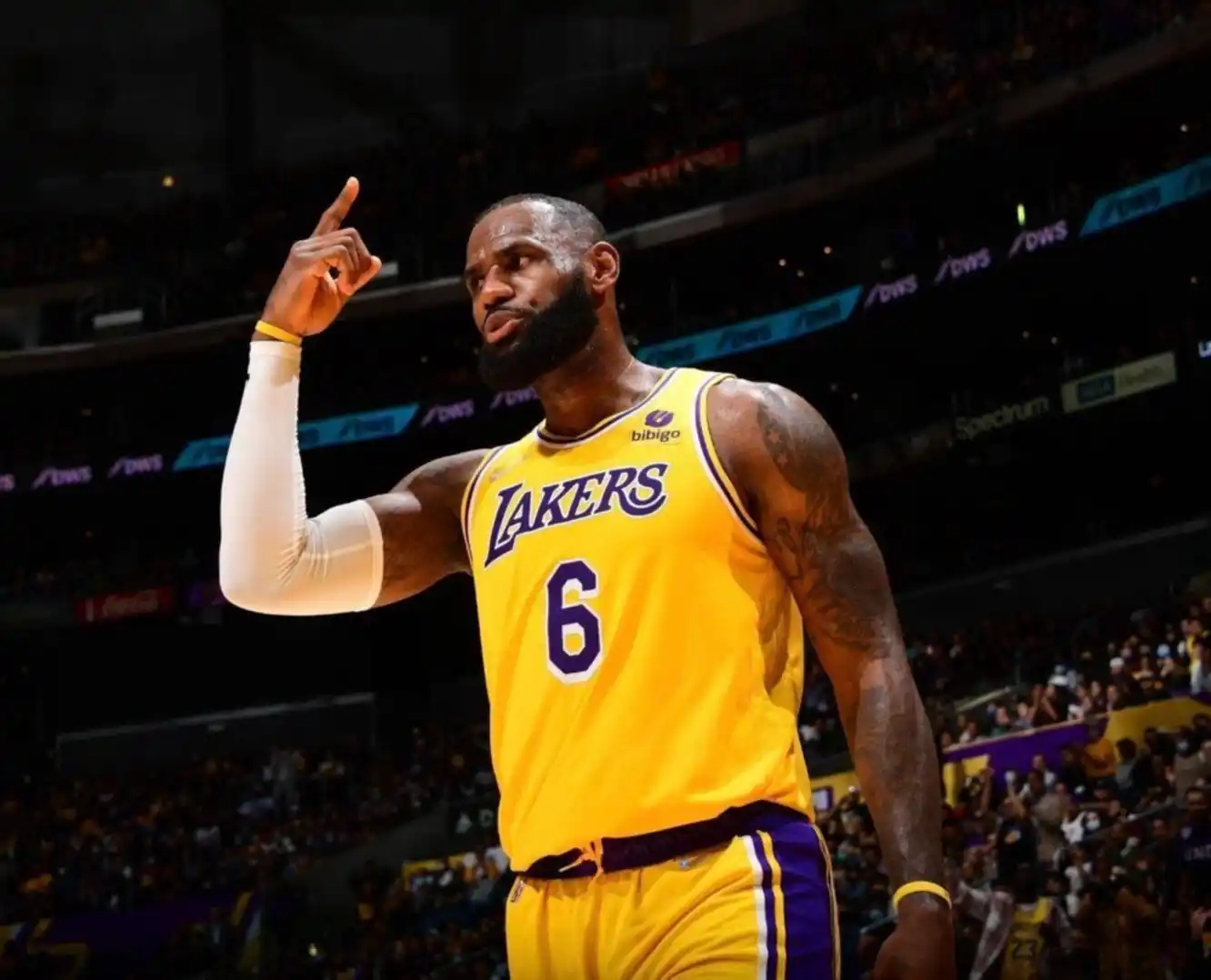 El trabajo físico que hace que LeBron James sea una estrella a los 38 años