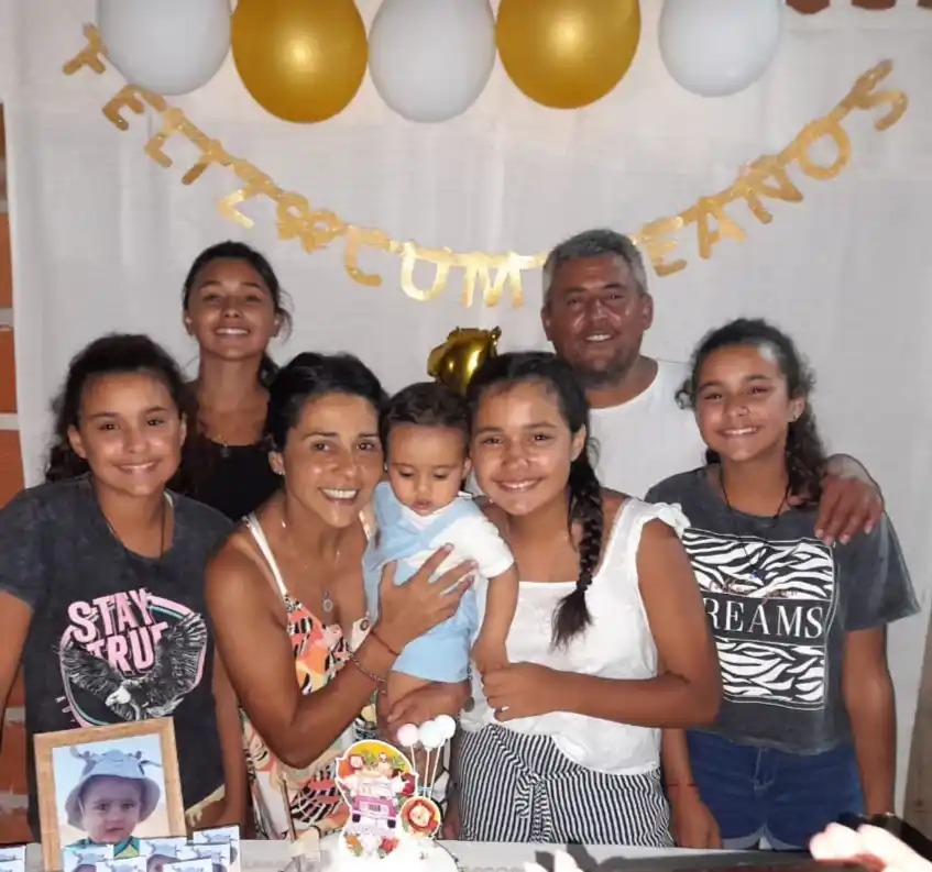 Naiara, Nerina, Tiziana_ Ailen, Joaquín, Ileana y Walter