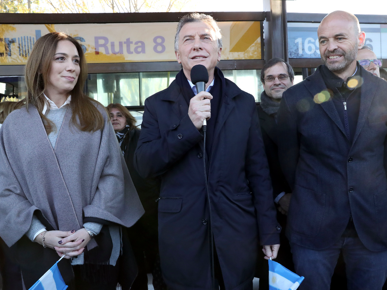 Mauricio Macri dijo que "el país está en la mitad del río"
