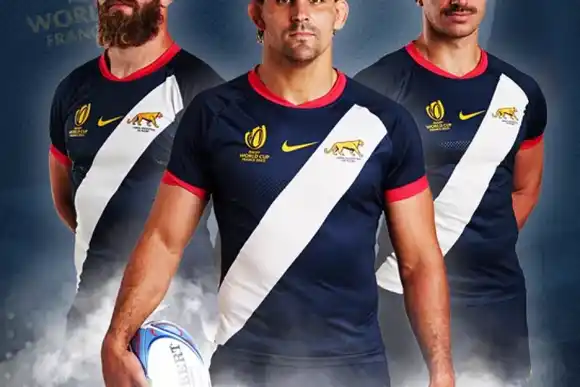 Los Pumas presentaron su nueva indumentaria