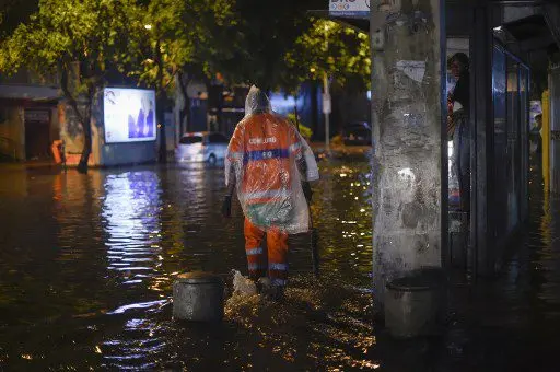 DESLIZAMIENTOS E INUNDACIONES: fuertes lluvias dejan al menos 10 muertos y 20 desaparecidos en Brasil