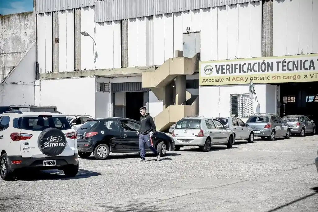 "La VTV no puede seguir funcionando como un esquema monopólico", lanzó el concejal.