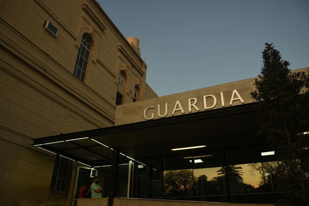 Los médicos del Samco determinaron que sea trasladado al Hospital José María Cullen.