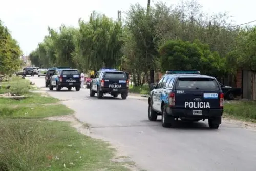 Megaoperativo policial en un barrio platense por una sangrienta guerra de bandas