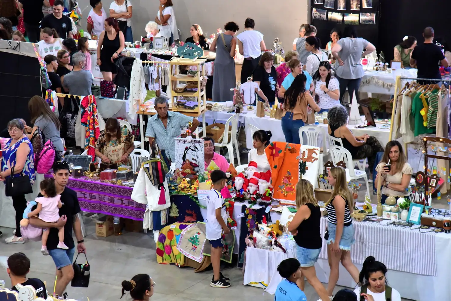 Especial Navidad: pasó otra exitosa Feria de Mujeres Emprendedoras