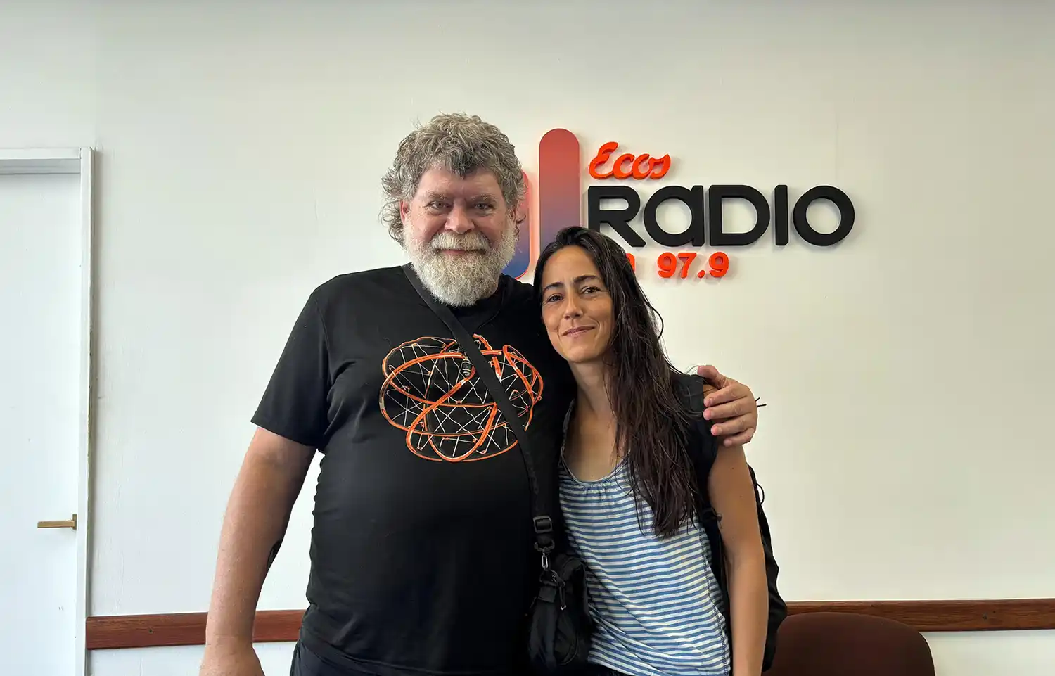 Pablo Coronel y Cecilia Alconi. En las instalaciones de Ecos Radio.