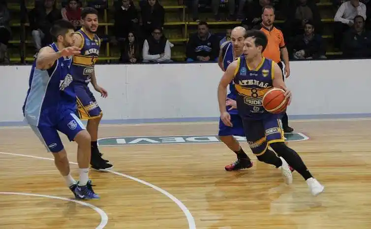 Atenas se baja de la Liga Argentina