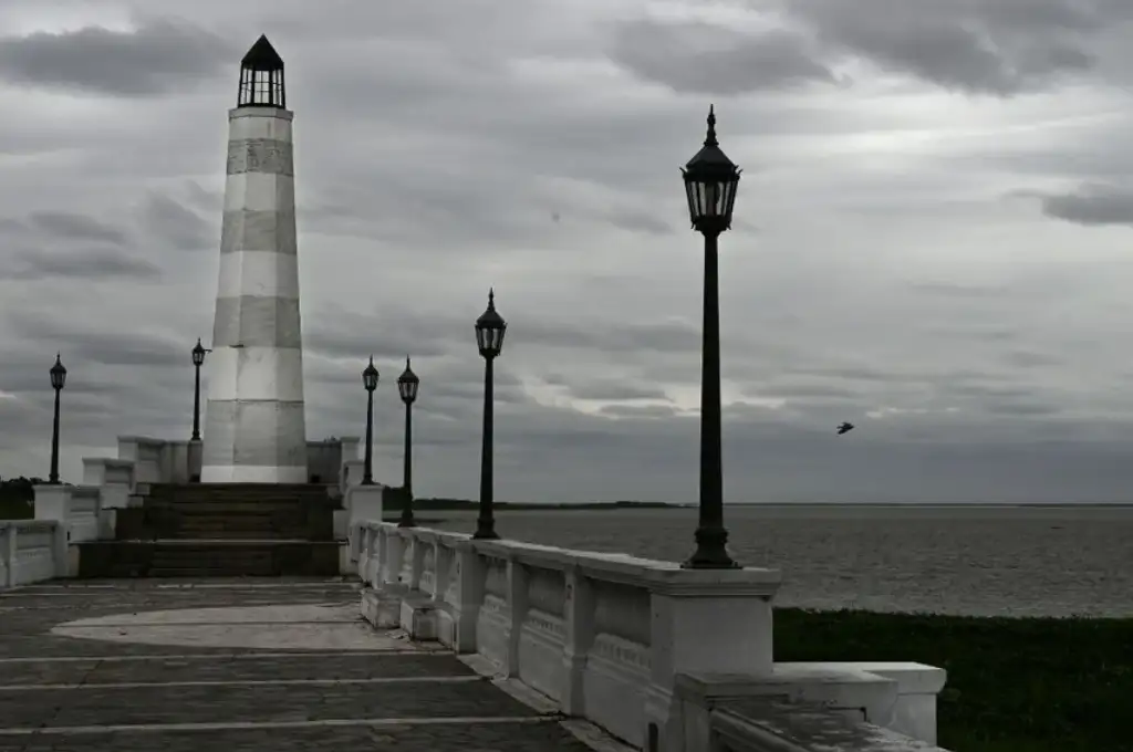 El Faro en la Costanera Oeste