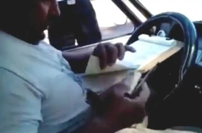 Coimeó a un inspector de tránsito, lo grabó y lo denuncian por cohecho