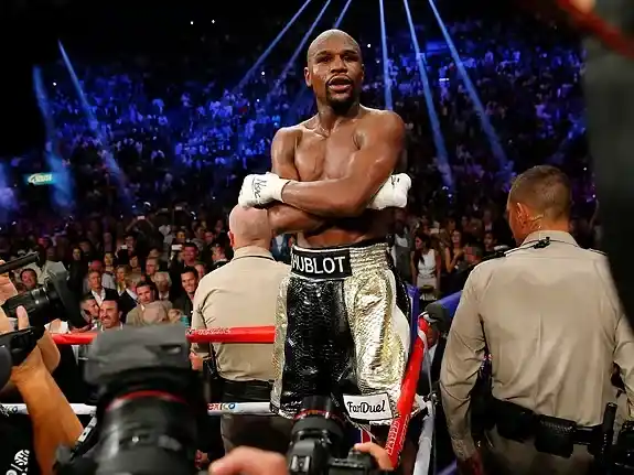 “Todavía tengo lo necesario para establecer más récords en el mundo del boxeo” aseguró el estadounidense.