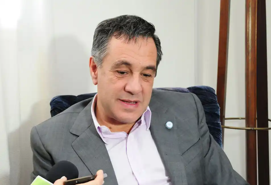 El ministro de Educación Finocchiaro estuvo en Tandil y defendió la gestión en educación