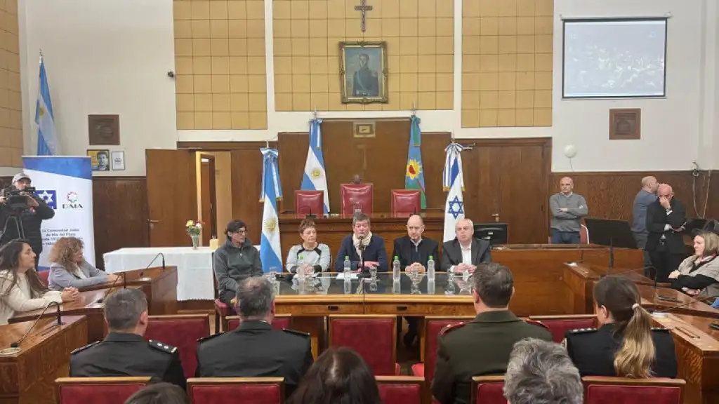 Acto oficial en el HCD por el atentado en la AMIA.