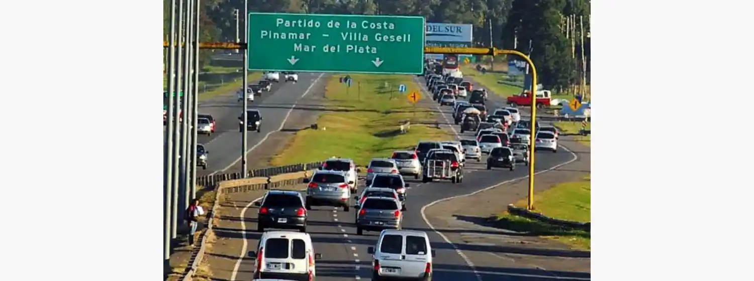 Pese a la niebla matinal, más de 2000 autos circulan hacia Mar del Plata