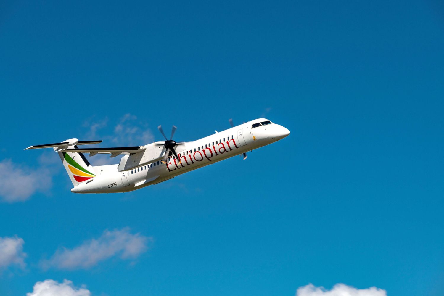 Ethiopian Airlines recibe el 30° De Havilland Dash Q-400