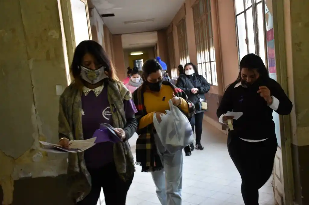 La no violencia contra la mujer se milita en las calles y en las redes